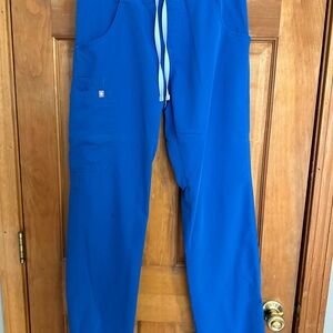 Scrub set size small